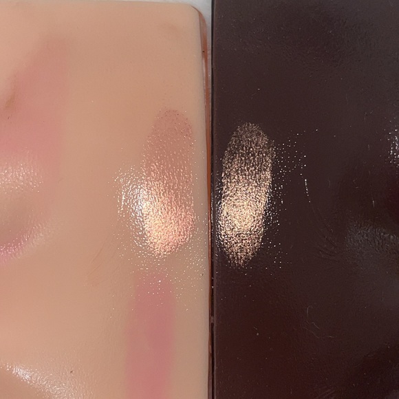EM cosmetics Cosmic Pearl Dewy Eyeshadow in shade “Venus” - Picture 5 of 5